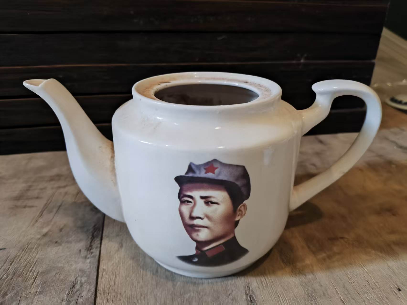 毛主席头像陶瓷茶壶身