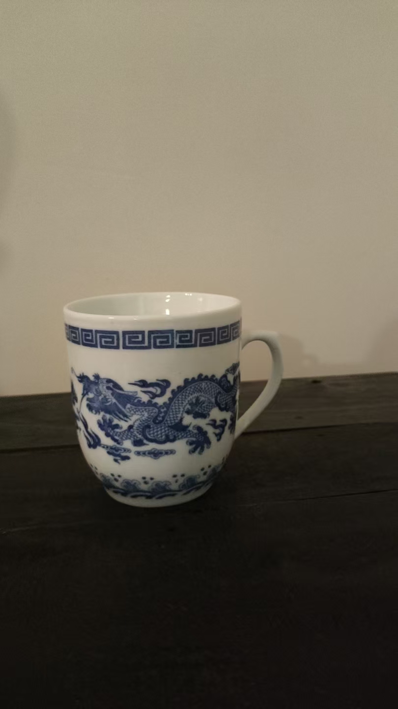 青花瓷杯身