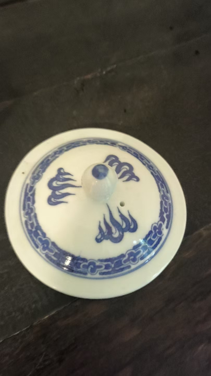 青花瓷杯盖