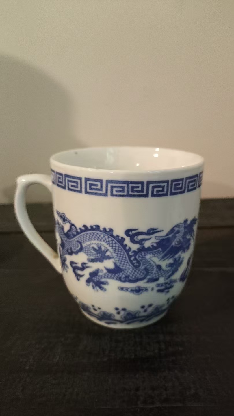 青花瓷杯身