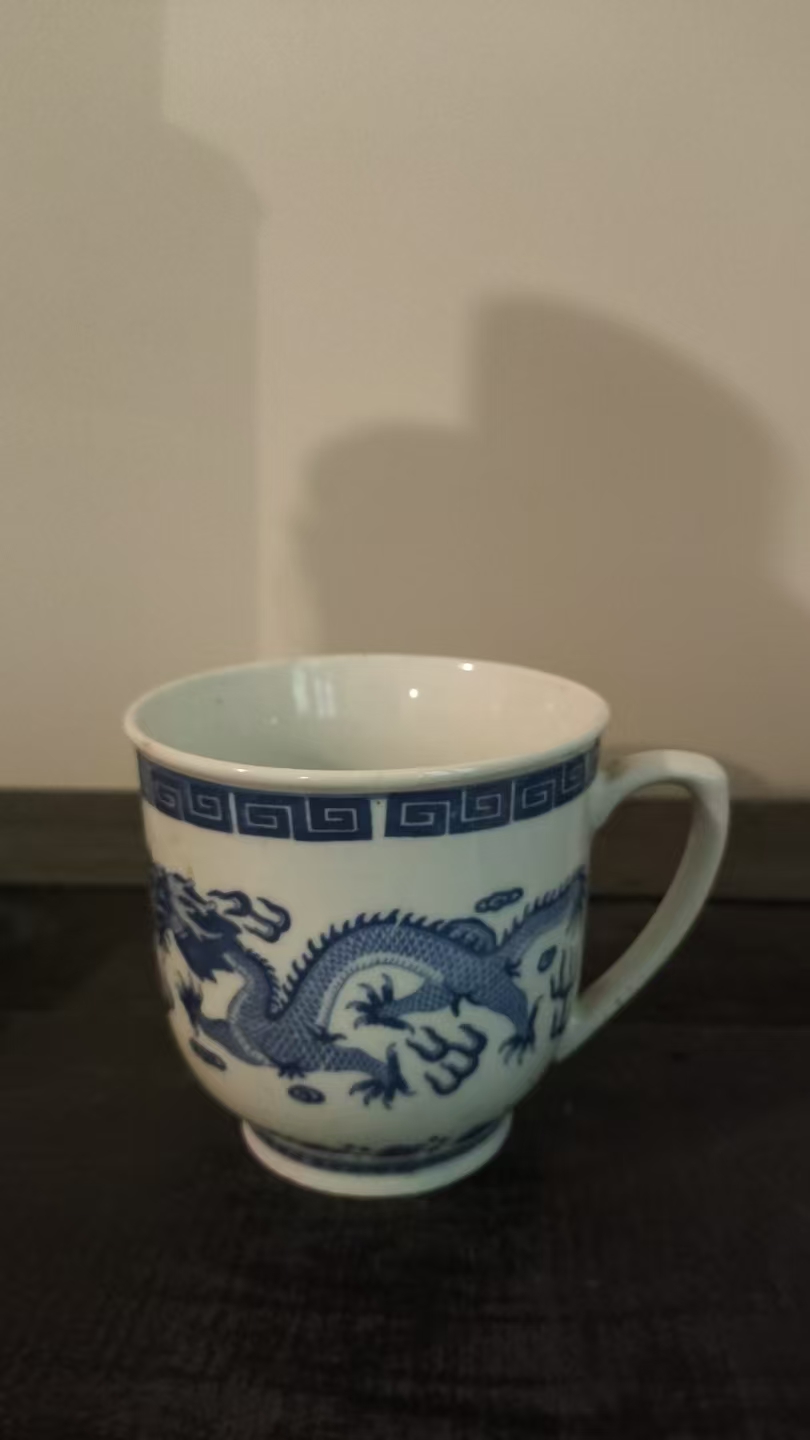青花瓷杯身
