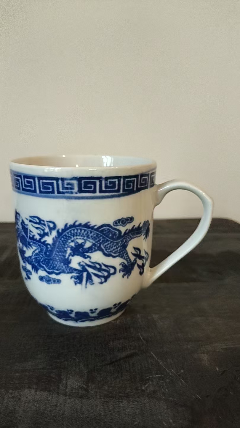 瓷茶杯