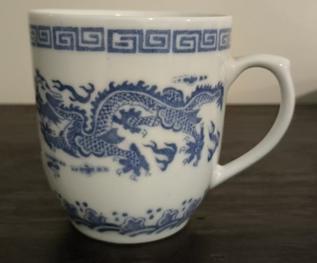青花瓷杯身