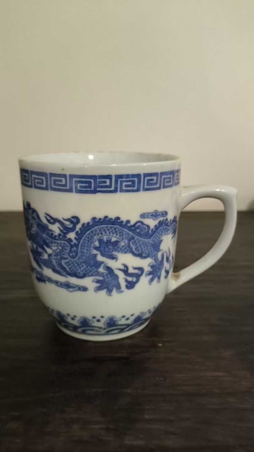 青花瓷杯身