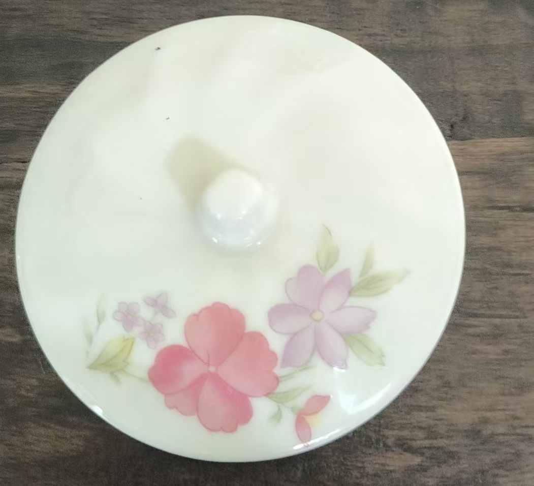 梅花纹瓷杯盖