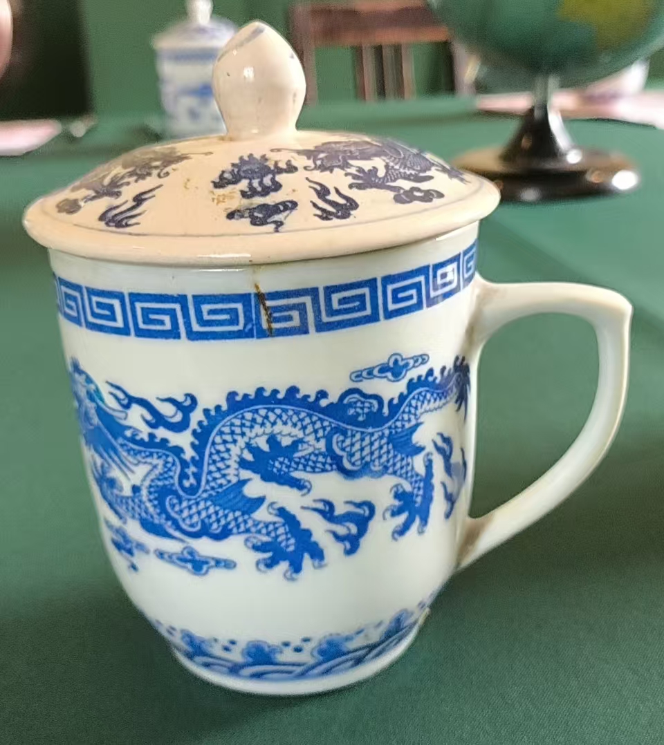 瓷茶杯