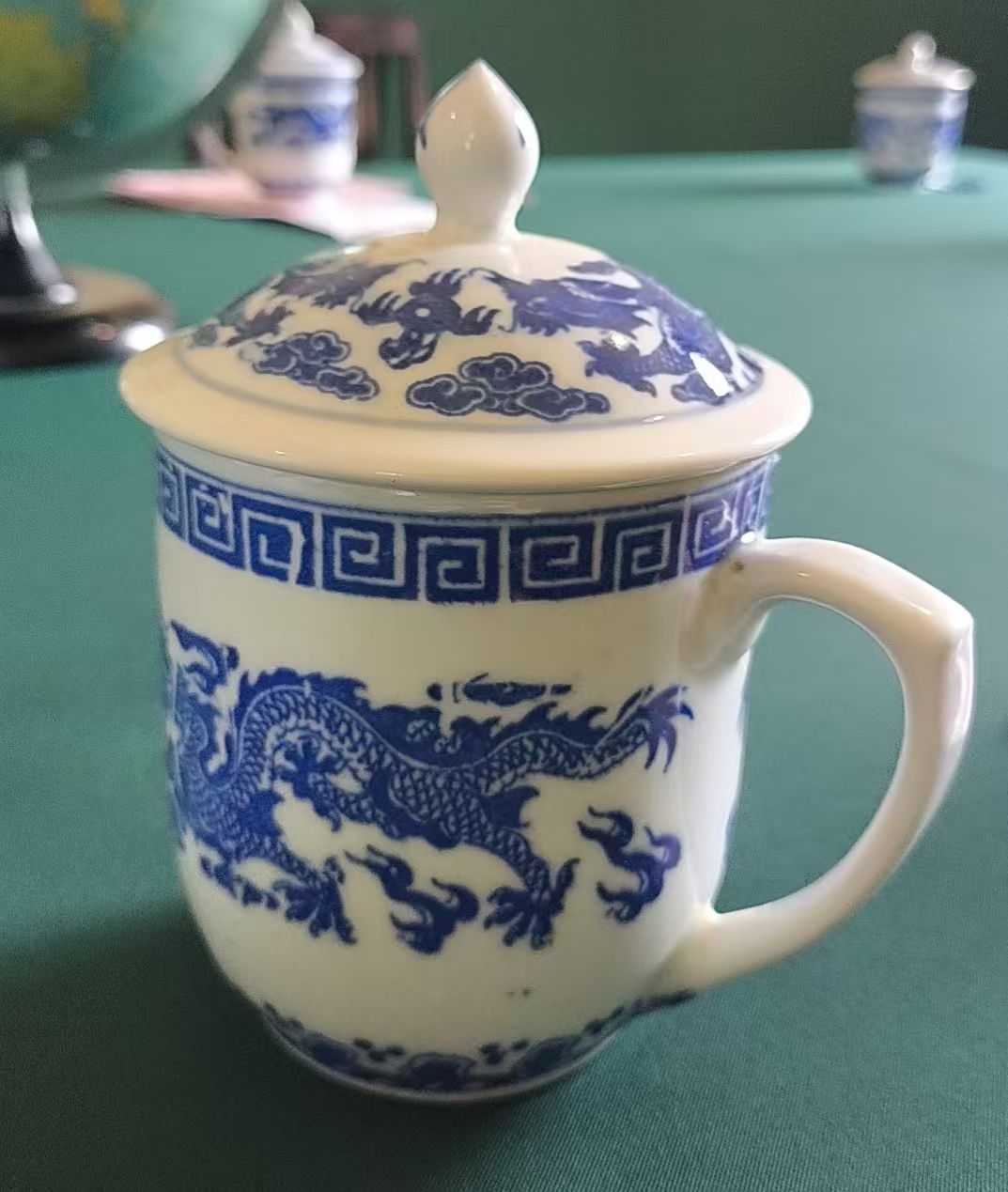 瓷茶杯