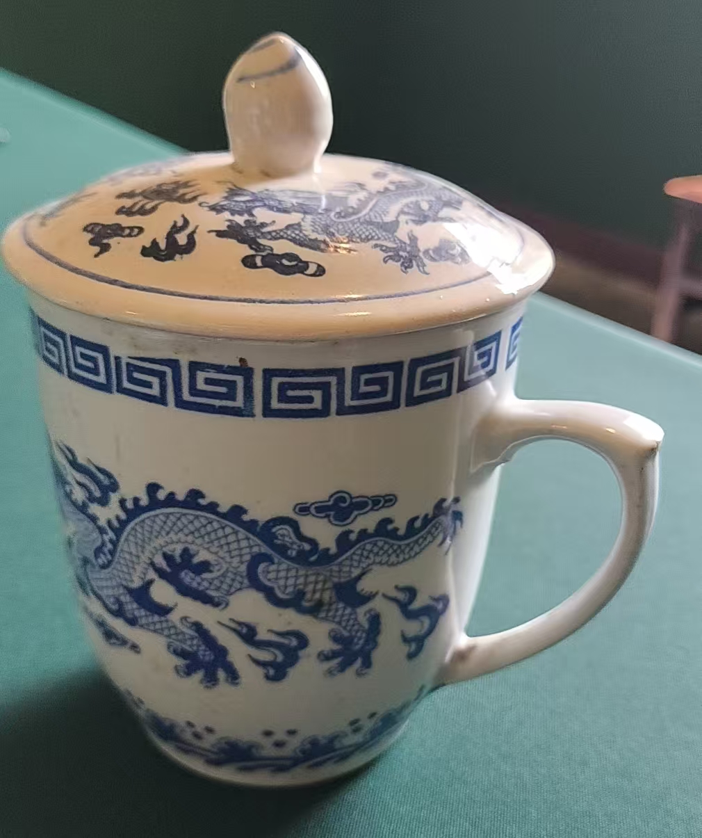 瓷茶杯