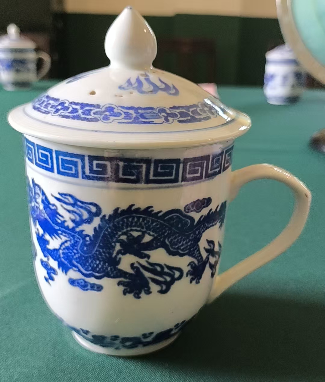 瓷茶杯