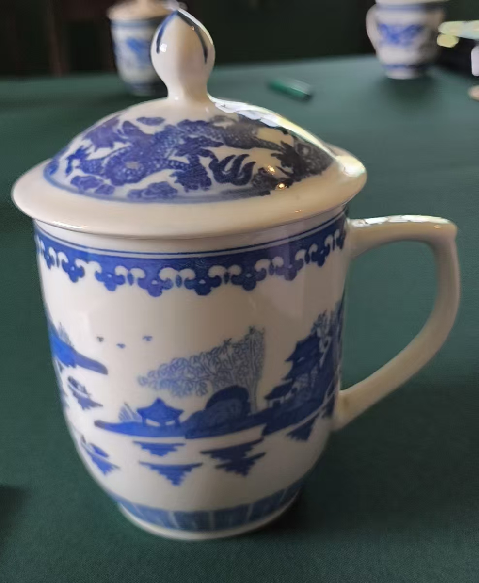 瓷茶杯