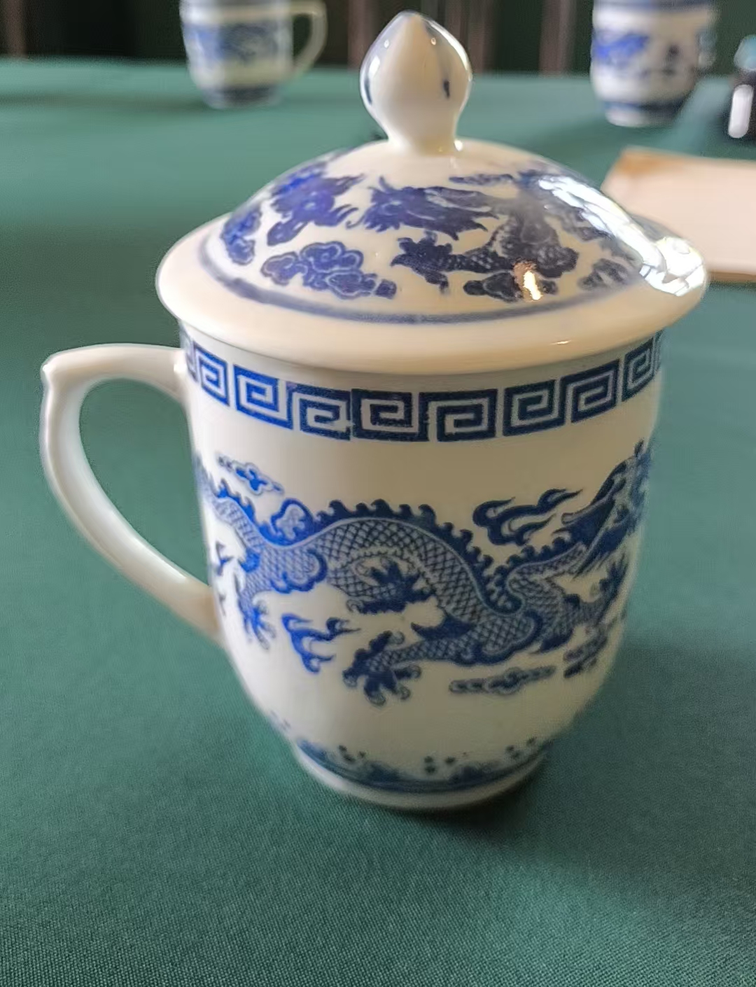 瓷茶杯