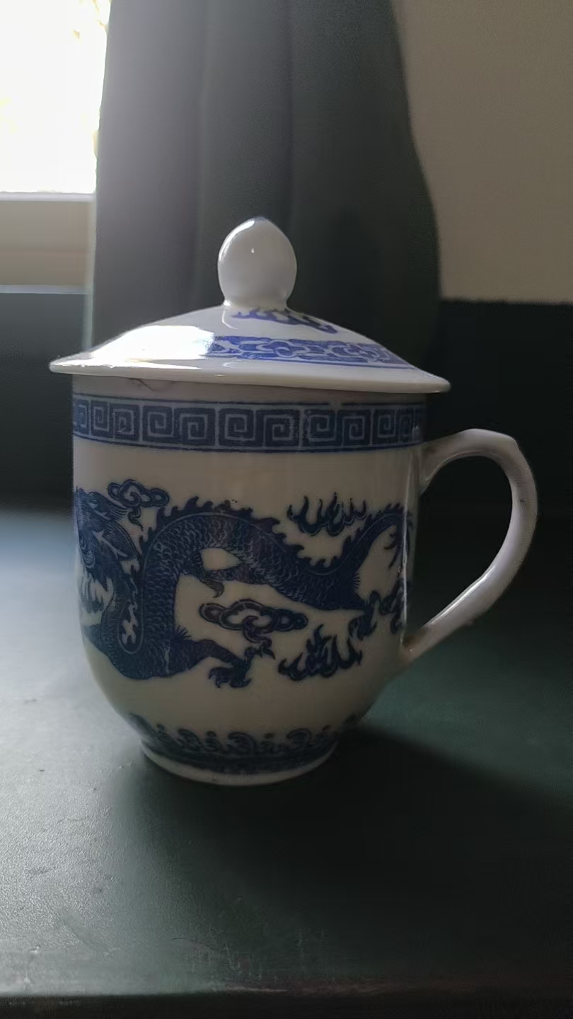 瓷茶杯