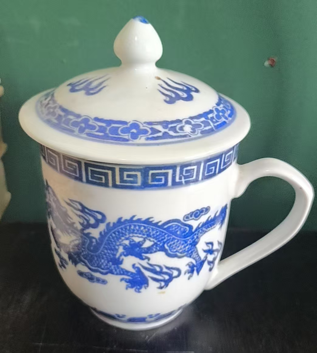 瓷茶杯