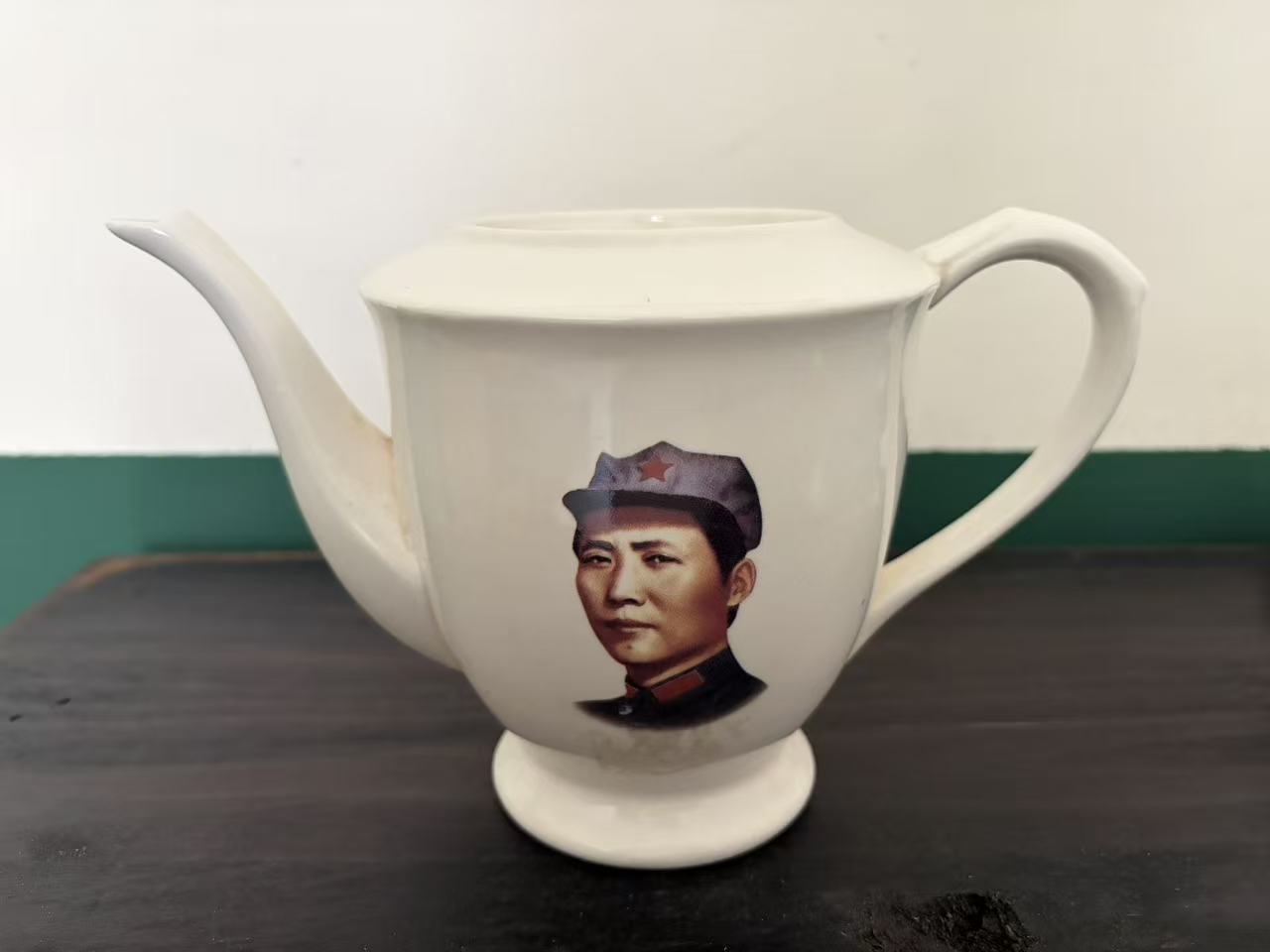 毛主席头像陶瓷茶壶身