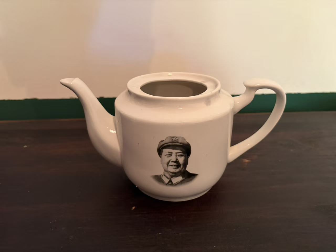 毛主席头像陶瓷茶壶身