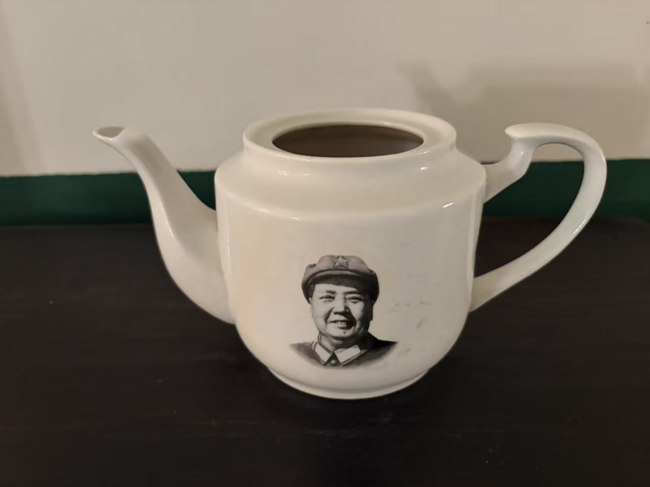 毛主席头像陶瓷茶壶身