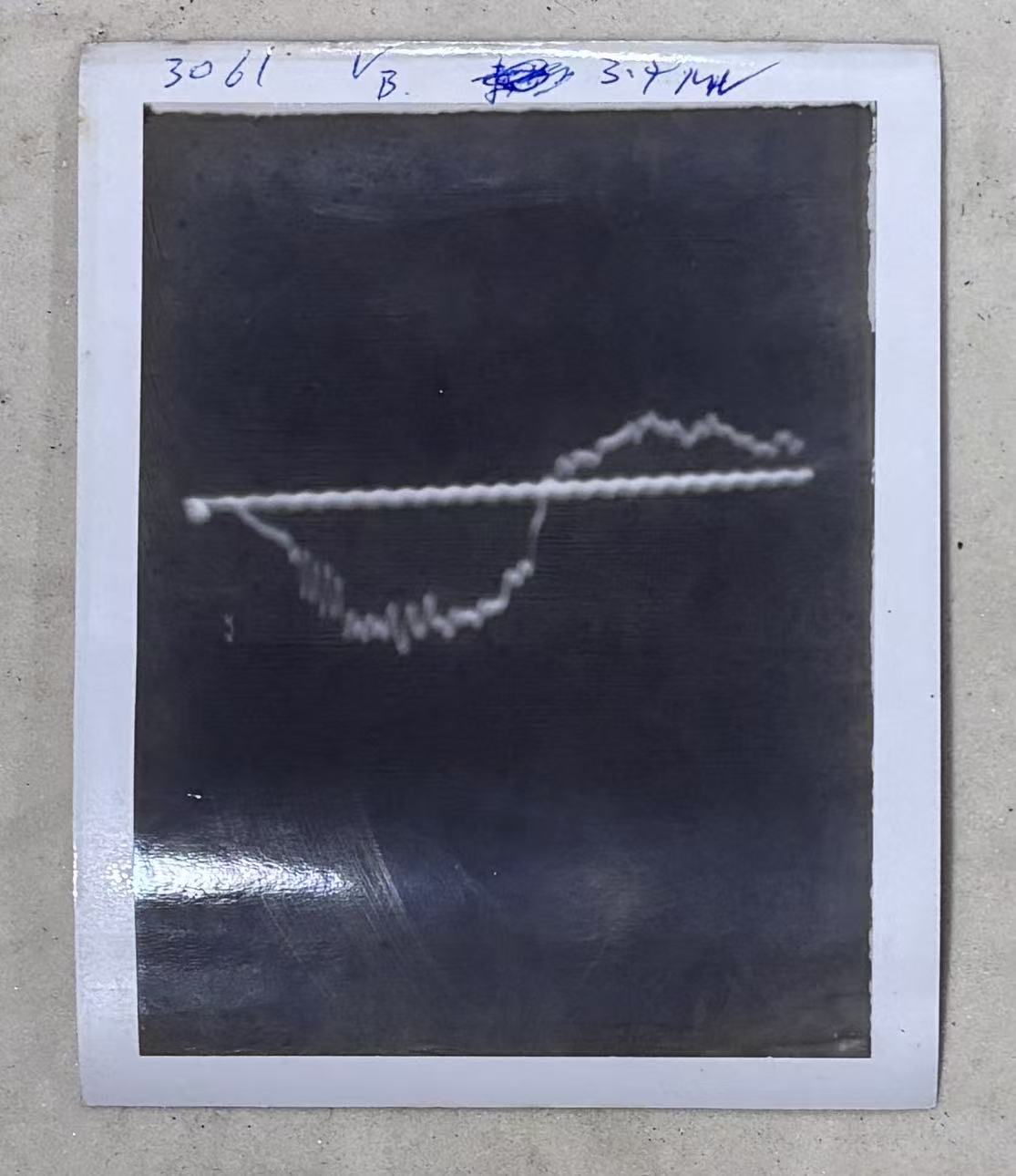 波纹底片12