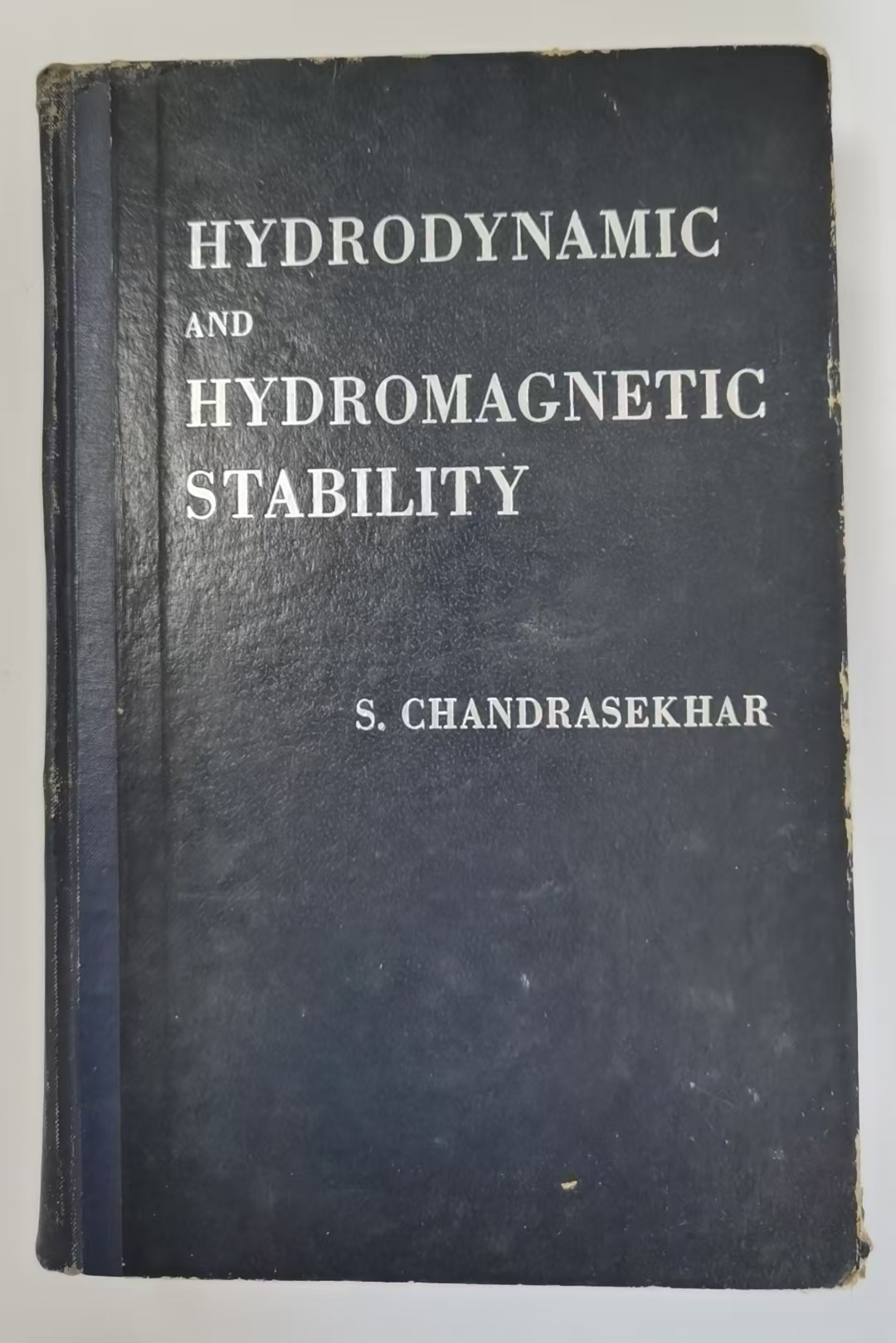 HYDRODYNAMIC AND
HYDROMAGNETIC STABILITY