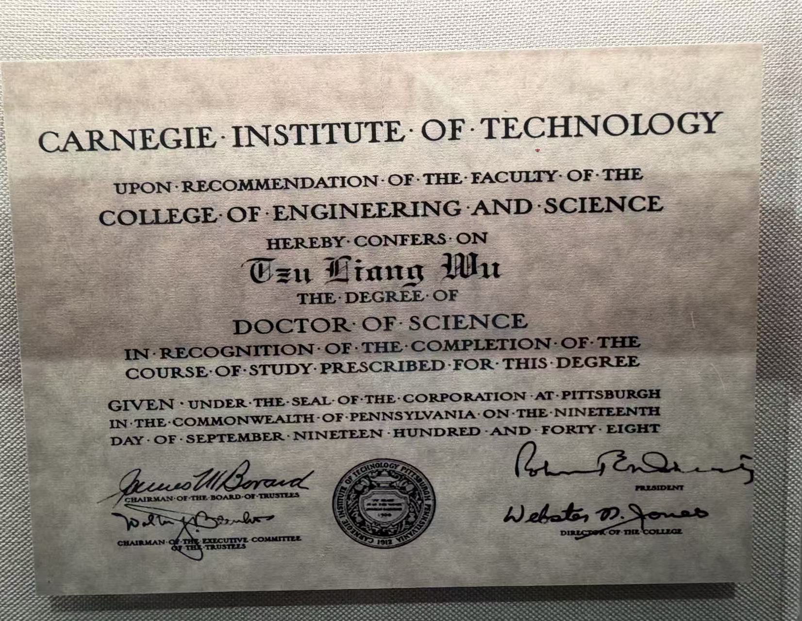 1948年吴自良卡内基大学博士毕业证